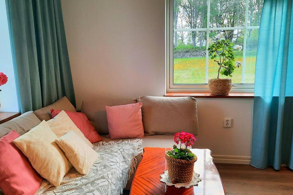 - Naera Naturen, 3 Km Centrum, Elbilsladdning Finns Pa Tomten - Privat Vaerd Holiday home