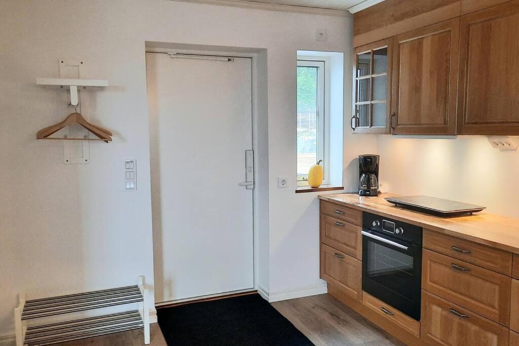 - Naera Naturen, 3 Km Centrum, Elbilsladdning Finns Pa Tomten - Privat Vaerd Holiday home